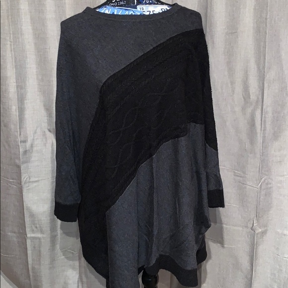 Simply Vera VeraWang asymmetrical poncho - Picture 2 of 8